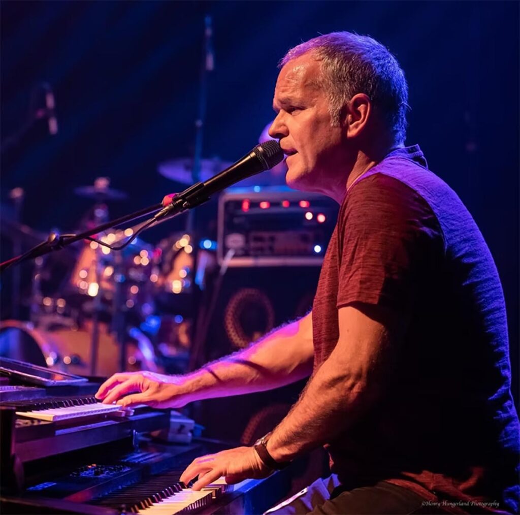 Bill Mckay playing live